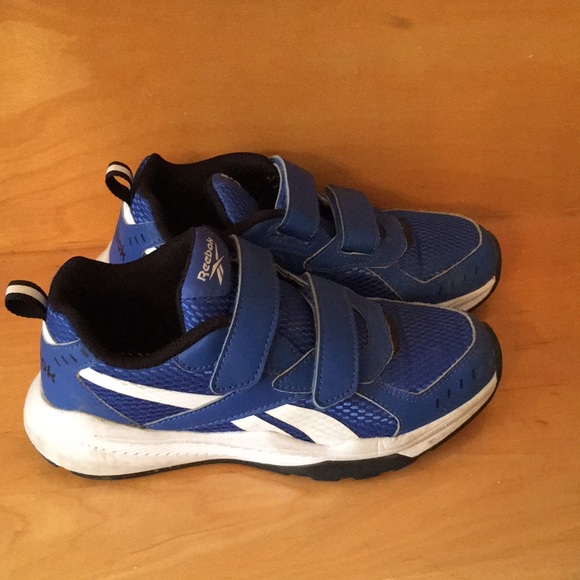 Reebok running shoes kids/youth size 2. - Picture 1 of 5
